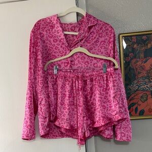 Chic Pink Leopard Print Pajama Set